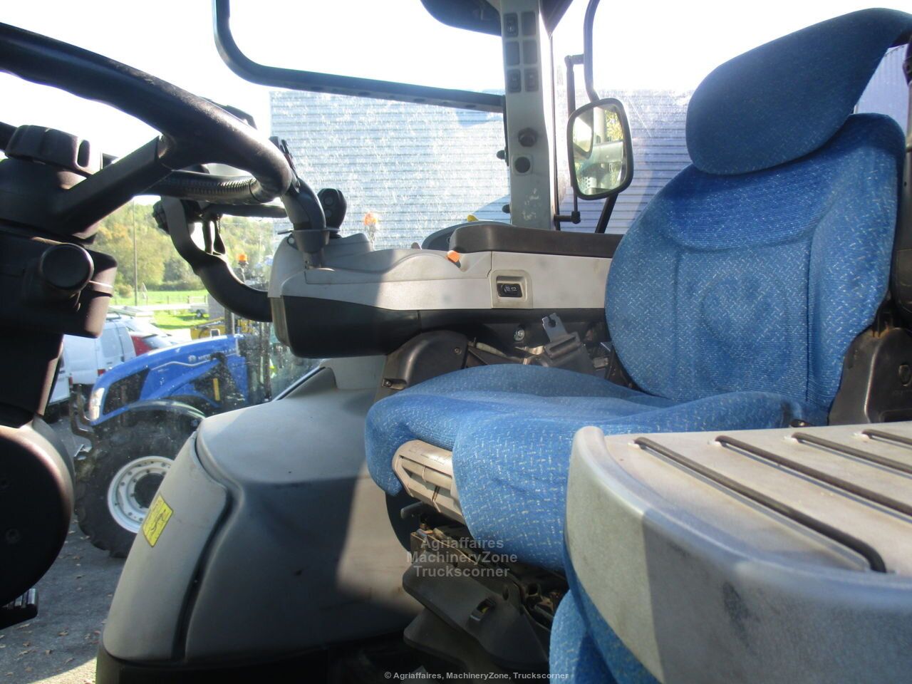 New Holland T7.185 — photo 7