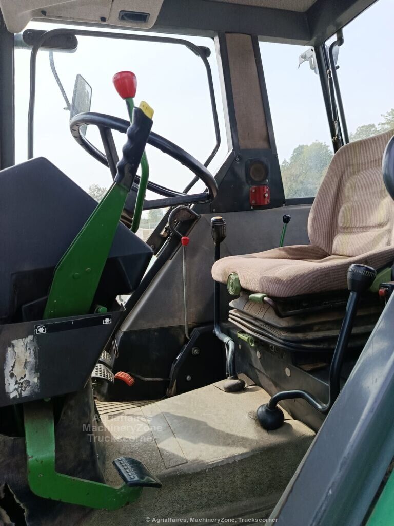 John Deere 3310 — photo 6