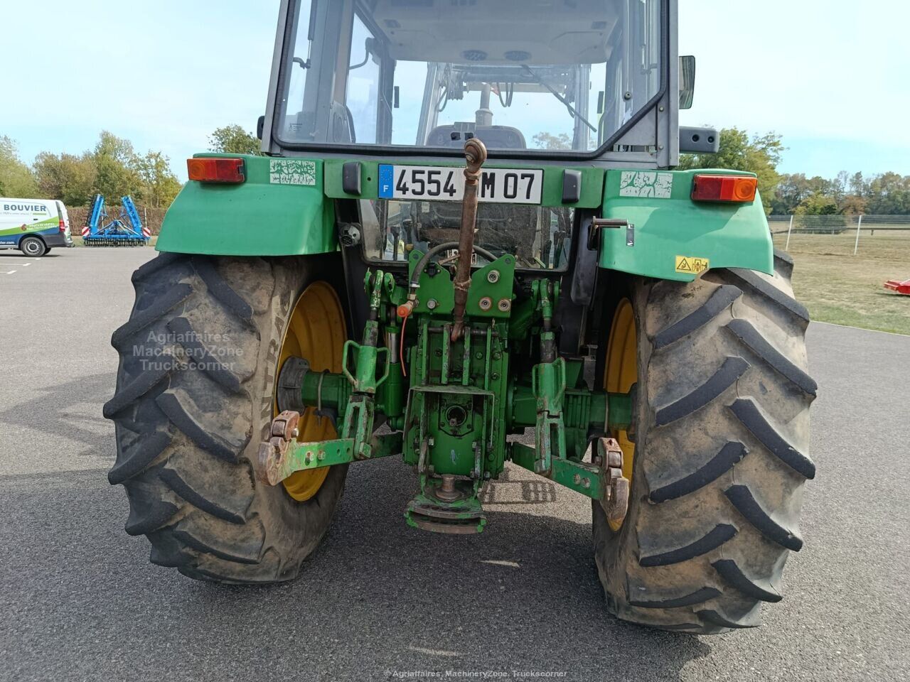 John Deere 3310 — photo 7