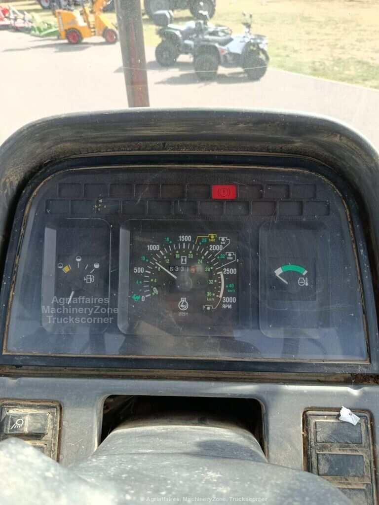 New Holland L75 — photo 9