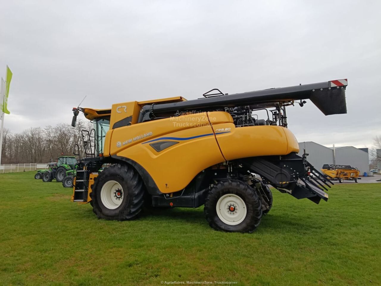 New Holland CR8.80 — photo 2