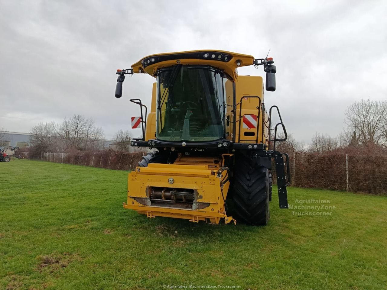 New Holland CR8.80 — photo 5