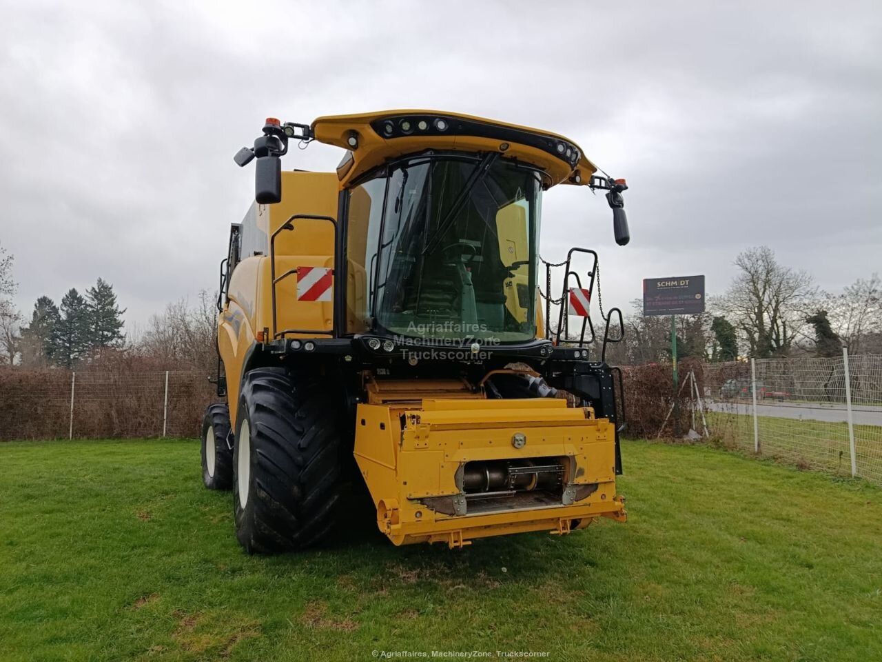 New Holland CR8.80 — photo 6