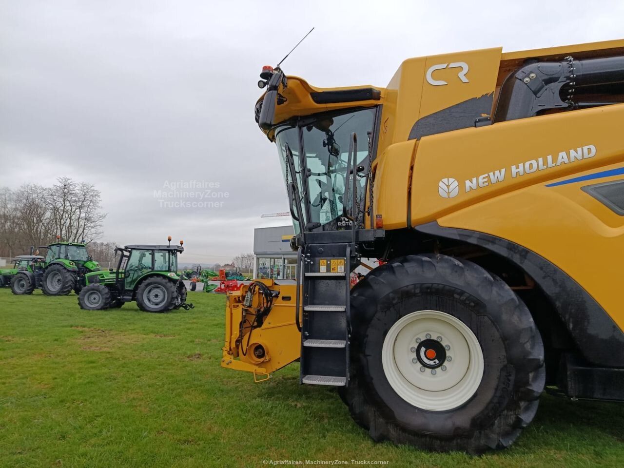 New Holland CR8.80 — photo 9