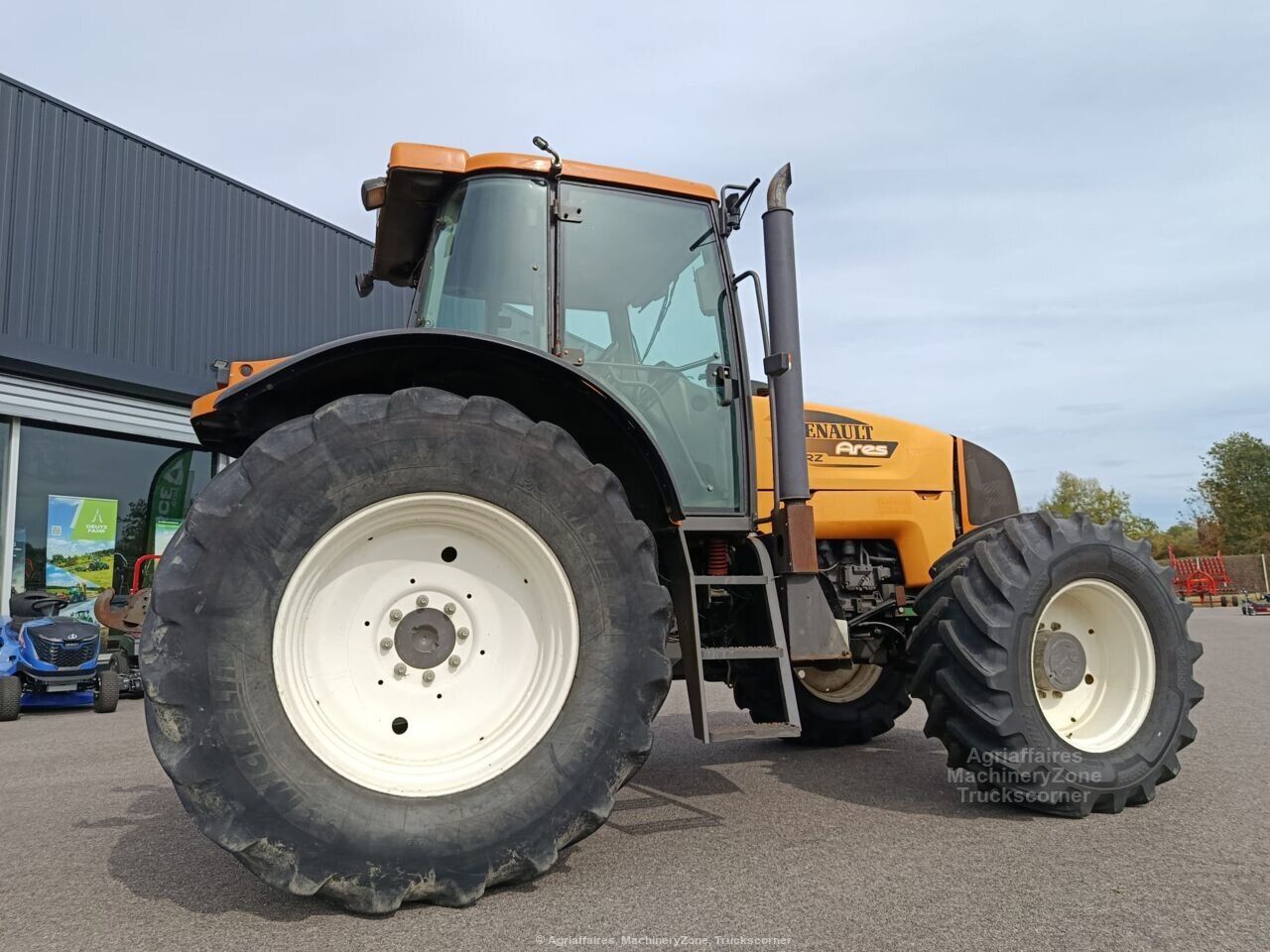Tracteur ARES 816 RZ — photo 3